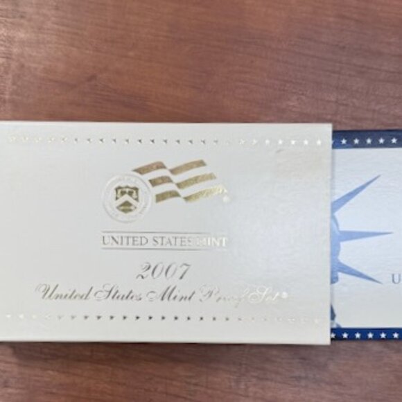 2007 US Mint Proof Set and Presidential $1 coins - Original Package, COA 14 coin - Picture 3 of 10